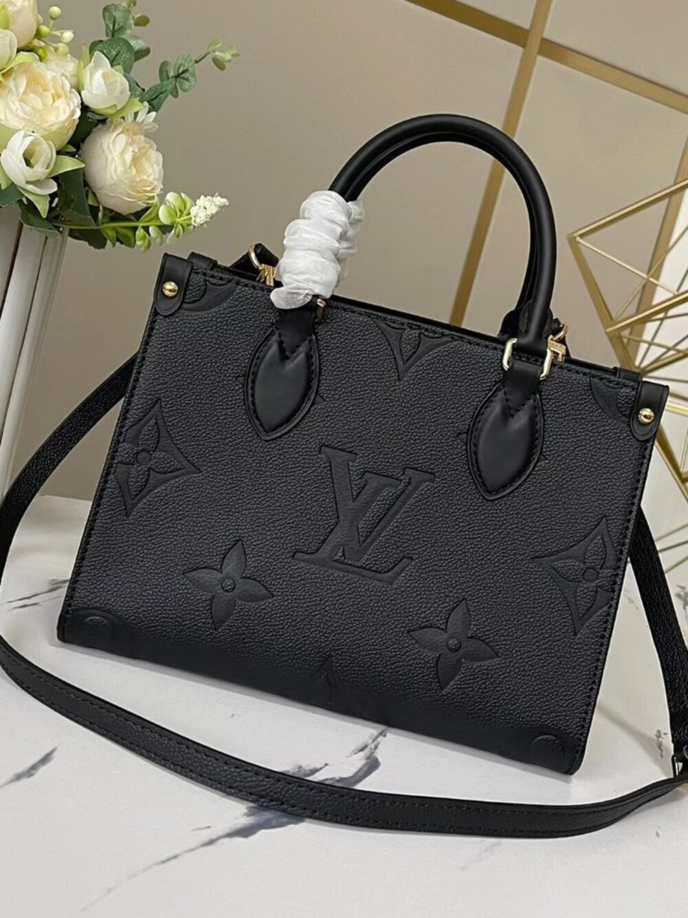 🥂Louis Vuitton Onthego MM Empr einte Black Tote